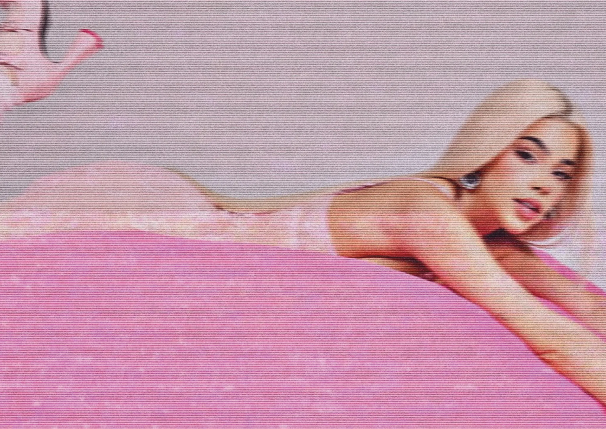 Kenia Os. Pink Aura