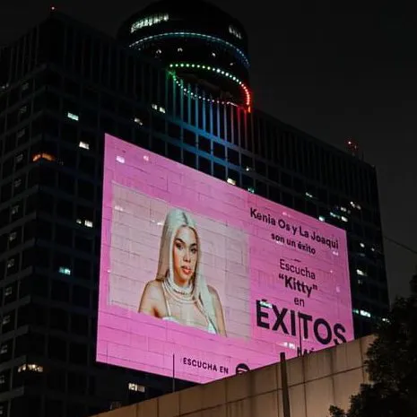 Kenia Os. Pink Aura