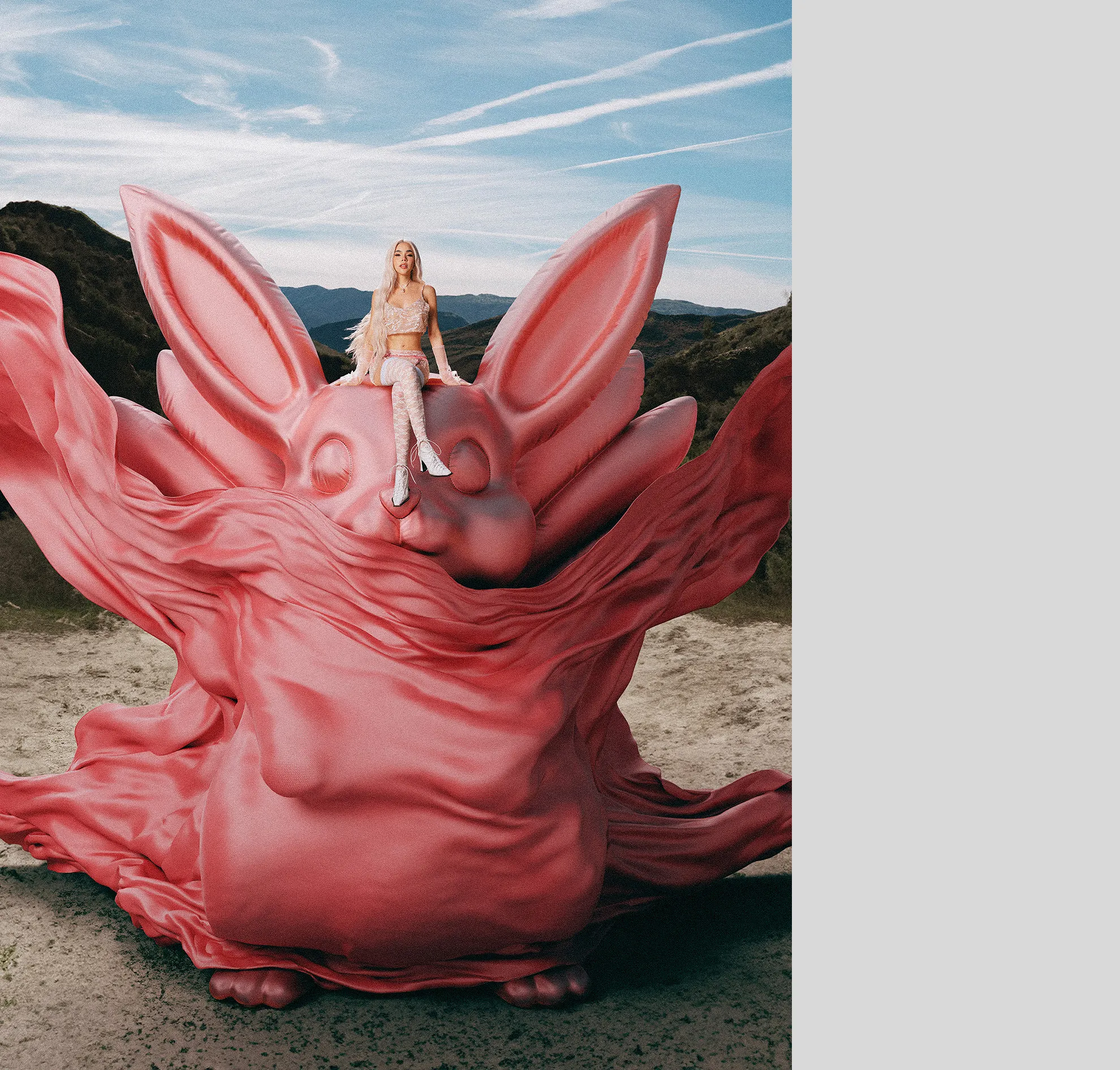 Kenia Os. Pink Aura